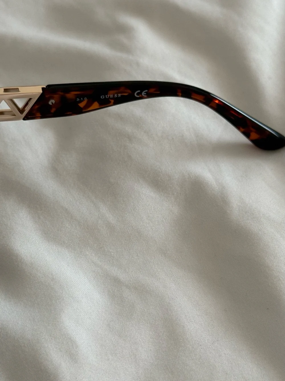 GUESS x Jennifer Lopez Oversized Square Tortoise Sunglasses Rhinestone Chain